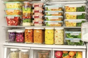 Organiser son frigo avec des contenants Le Parfait et Duralex.
